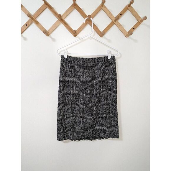 Express Design Studio Black White Pleated Pencil Skirt - Size 0 - Picture 1 of 6